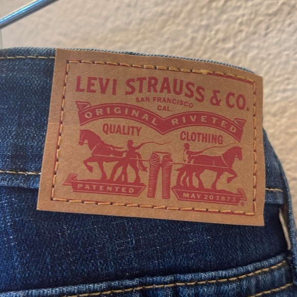 Levi’s #711 - Picture 4 of 4